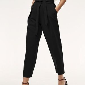 Aritzia Wilfred Feuille Pant in Black. Size 2.